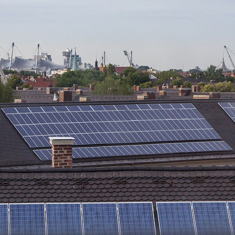 IP65 Wasserdichtes Solarzell-PV-Panel mit zwei Gesichtern 700W 690W 680W 670W 12 Jahre