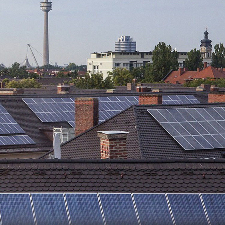 12 Jahre Fertigung HJT Solarmodul Photovoltaik-Zell-Panel Solar 700w 210mm Hochleistungs-Schindelfeld-Solarpanel